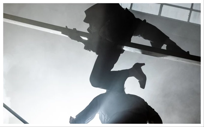 Μάστερ και Μαργαρίτα ομάδα Κι όμΩς κινείται