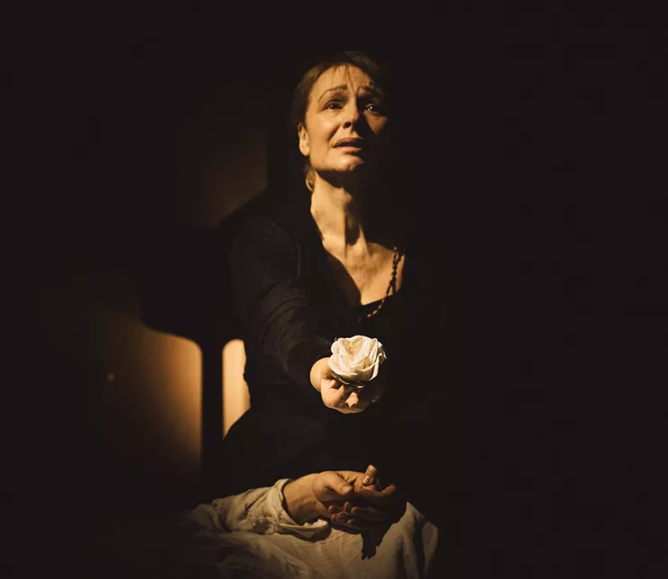 Ανάμεσα σε δυο κόσμους