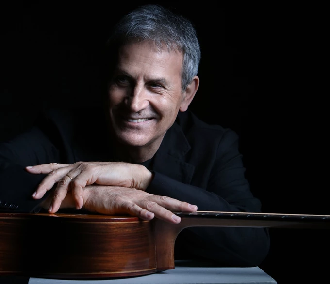 Γιώργος Νταλάρας