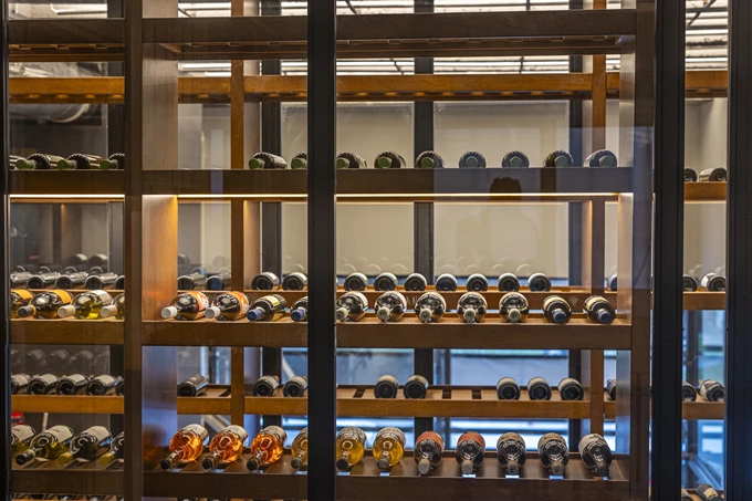 Το wine bar / σπριτζερία Méthe στον Πειραιά 8