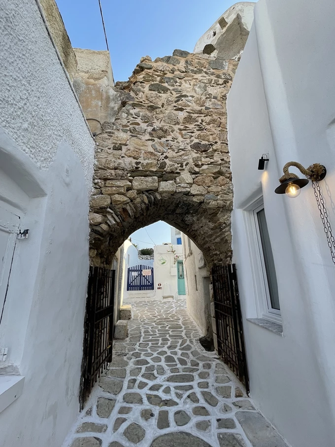 Αντίπαρος