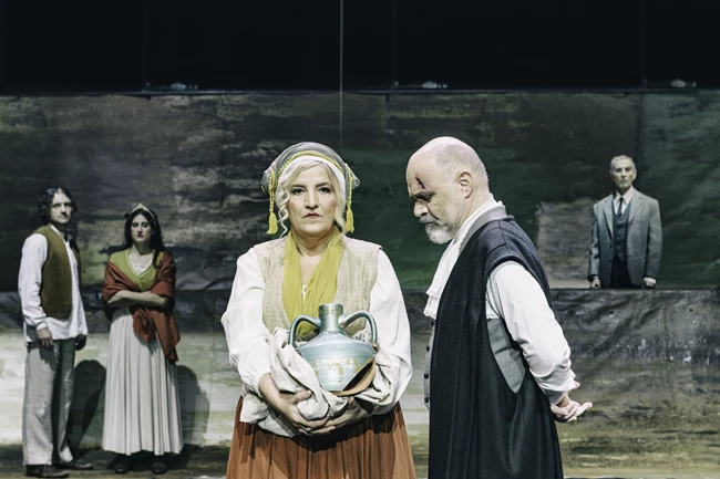 Σπασμένη στάμνα