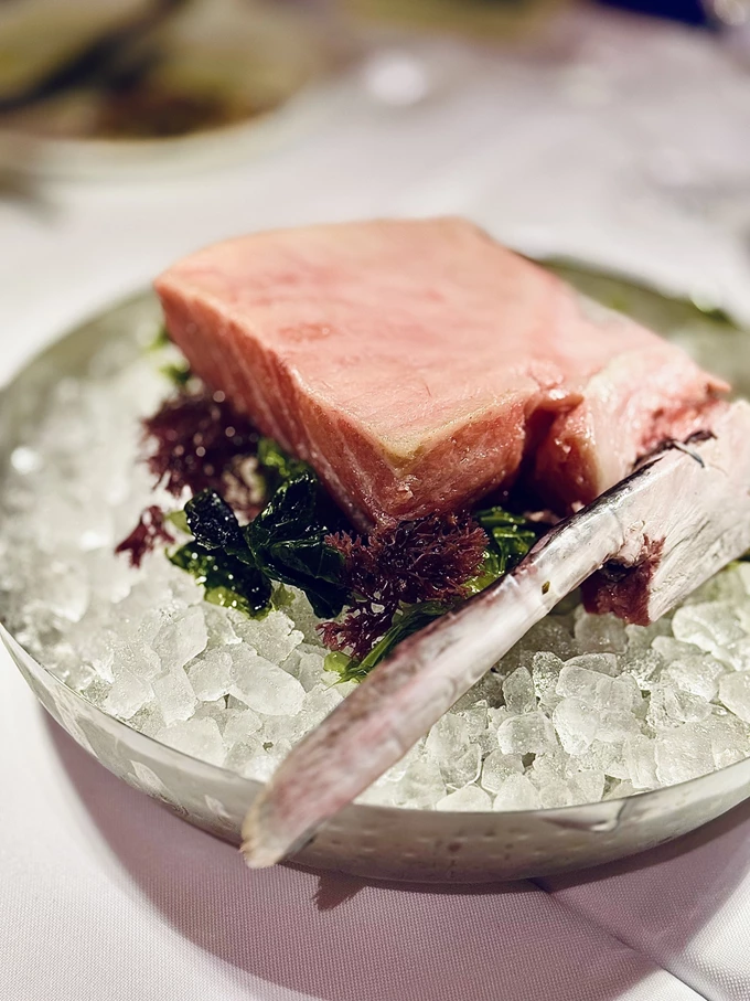 Η μπριζόλα τόνου στο Ατελιέ Παπαϊωάννου 1