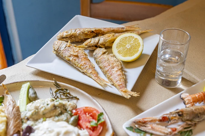 ουζερί του λάκη