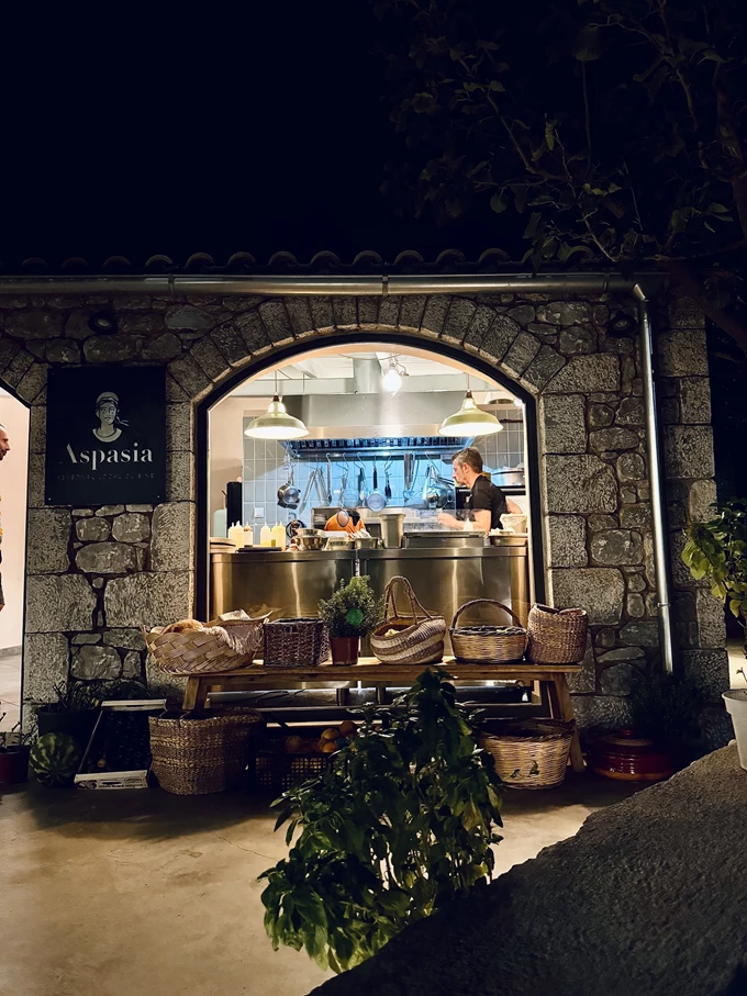 Το εστιατόριο της Σταυριανής Ζερβακάκου, Ασπασία, στη Μάνη 3