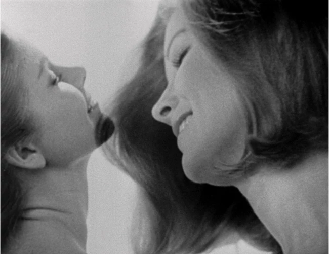 Στιγμιότυπο από το HAIR στο FILM-MONTAGEN I, 1965 Φιλμ 16 χιλ. μεταγραμμένο σε ψηφιακό βίντεο, ασπρόμαυρο, με ήχο, 1’39’’
