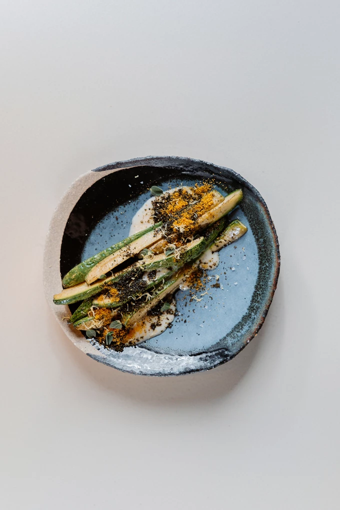 Nyn Esti: Η γαστρονομική εμπειρία στο ΕΜΣΤ επεκτείνεται με νέο μεσημεριανό μενού 3