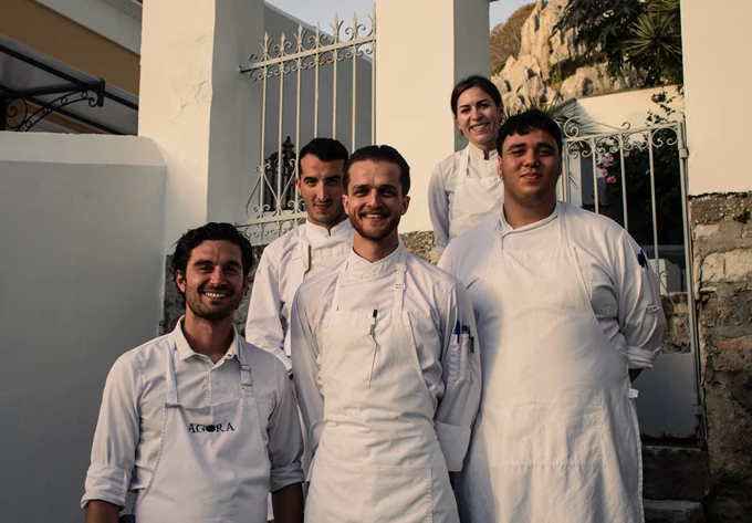 Το εστιατόριο Agora στη Σύμη