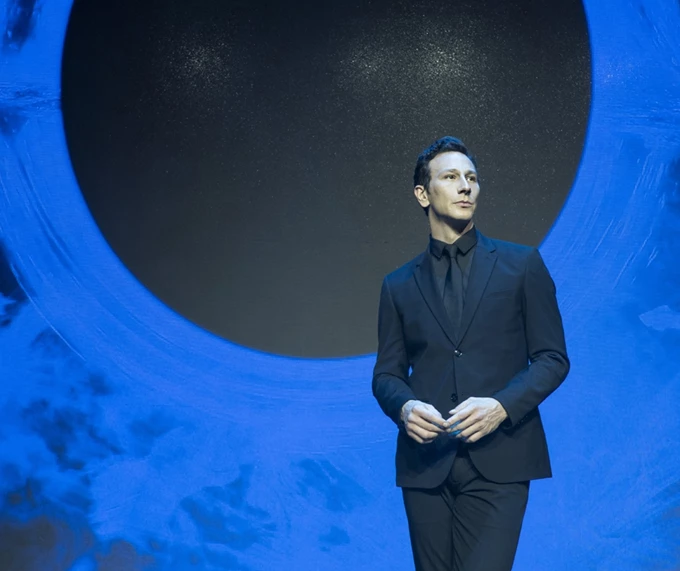 ΟΜΟΡΦΗ ΠΟΛΗ 100