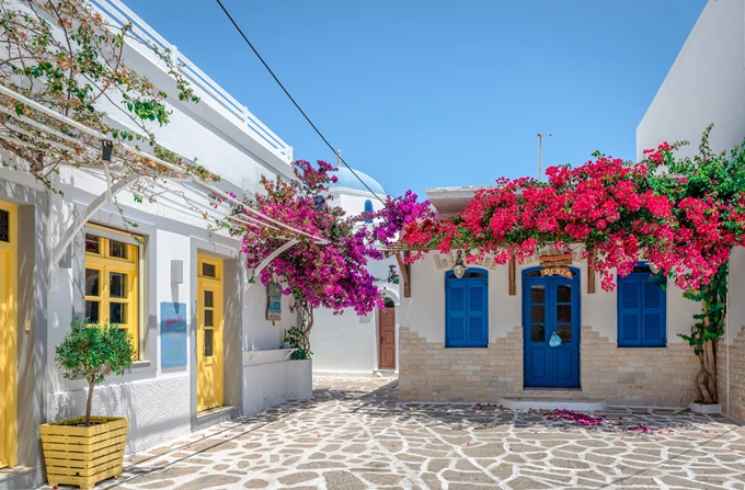 Η Αντίπαρος