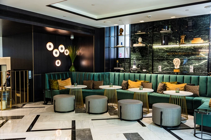 Plato Lounge Academias Hotel