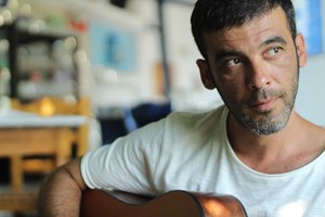 Γιώργος Πατεράκης: "Το String Theory είναι η ευλογία μου" - εικόνα 4