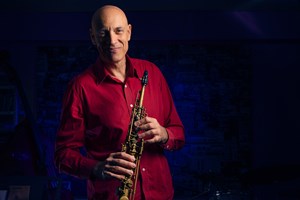 Jazz με θέα την στολισμένη Αθήνα - εικόνα 2