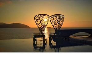 Ο Αντώνης Ρέμος ξεσηκώνει το "Pathos" - εικόνα 2