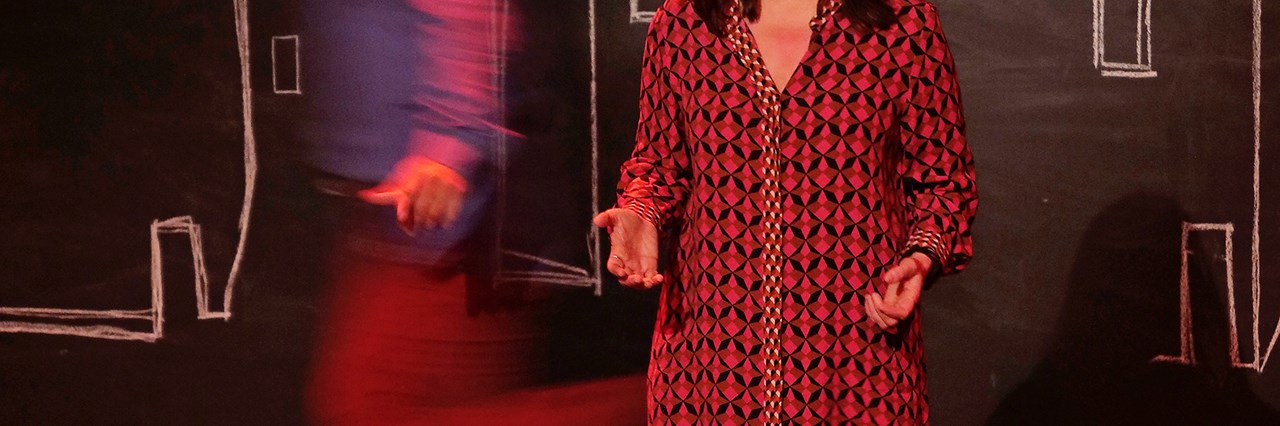 "Confess/ Εξομολογηθείτε": Η Όλγα Ποζέλη μας καλεί σε μια ιδιωτική θεατρική εμπειρία - εικόνα 1