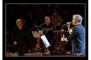 Το μεγάλο αφιέρωμα του Σταύρου Ξαρχάκου στον Νίκο Ξυλούρη στο Christmas Theater - εικόνα 1