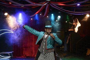 Συνέχιση παραστάσεων με αντικατάσταση στη "Νύχτα των μυστικών" - εικόνα 1