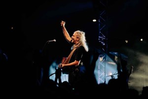 O Γιάννης Αγγελάκας & οι 100°C φέρνουν την Τεχνόπολη σε... θερμοκρασία βρασμού - εικόνα 2