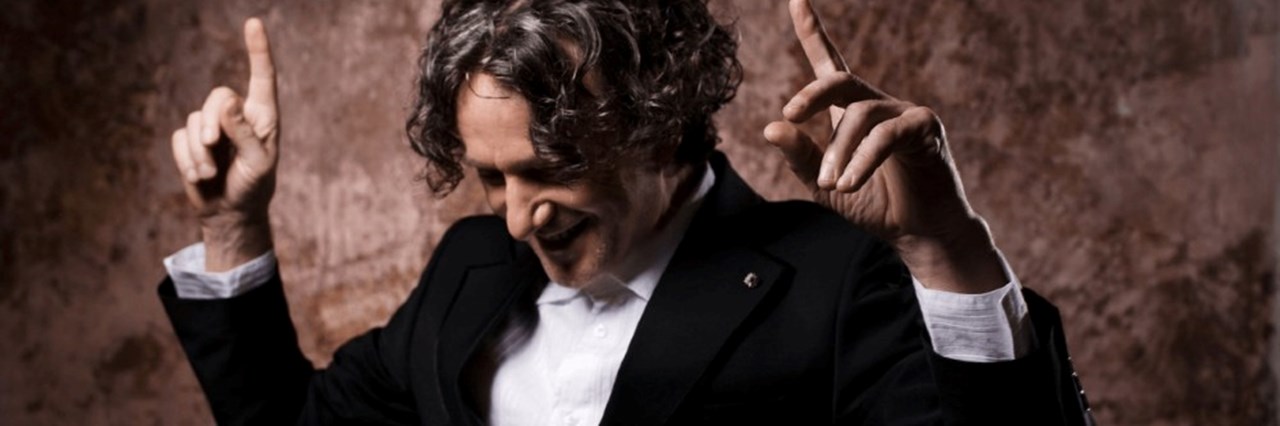 Ο Goran Bregović σε μια πρωτοχρονιάτικη γιορτή με μουσικές από τα Βαλκάνια - εικόνα 1