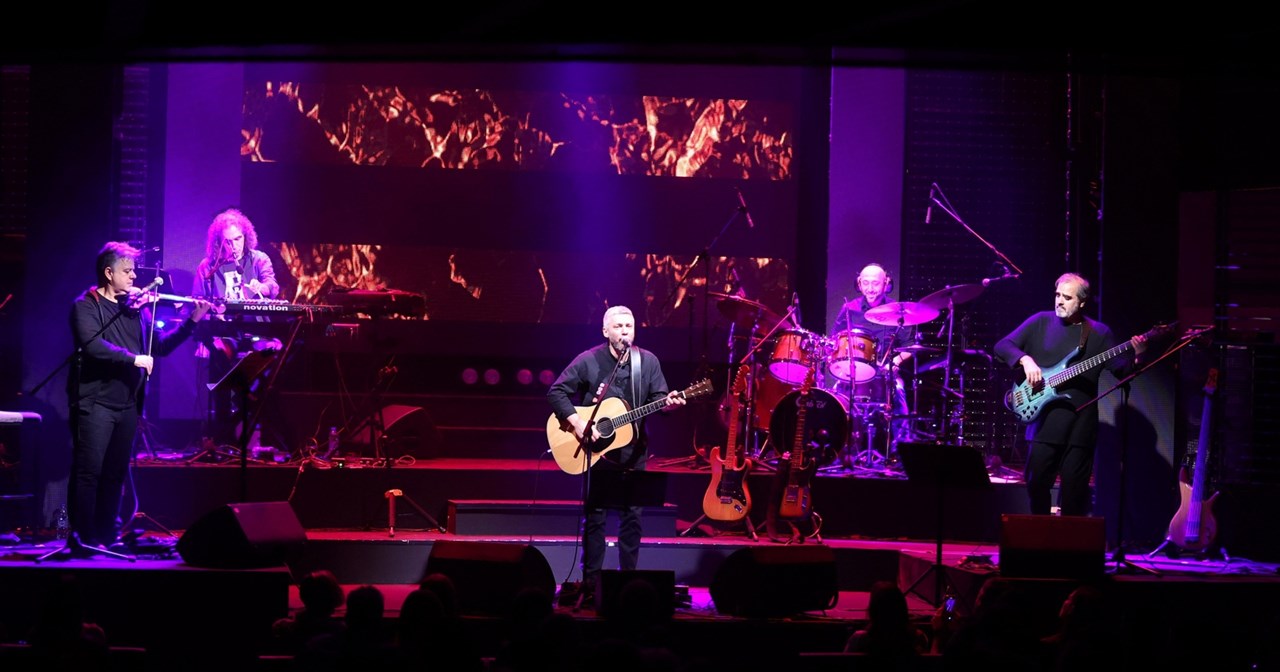 Ο Μιχάλης Χατζηγιάννης συναντά τον Στέφανο Κορκολή στο "VOX" - εικόνα 2