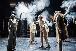 "Ένας εχθρός του λαού": Η Γεωργία Μαυραγάνη σκηνοθετεί Ίψεν - εικόνα 3