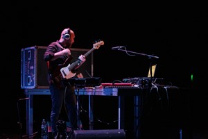 Συνέντευξη | Η Yara Mekawei βρίσκει ομορφιά και ρυθμό σε ό,τι οι άλλοι αποκαλούν χάος - εικόνα 4