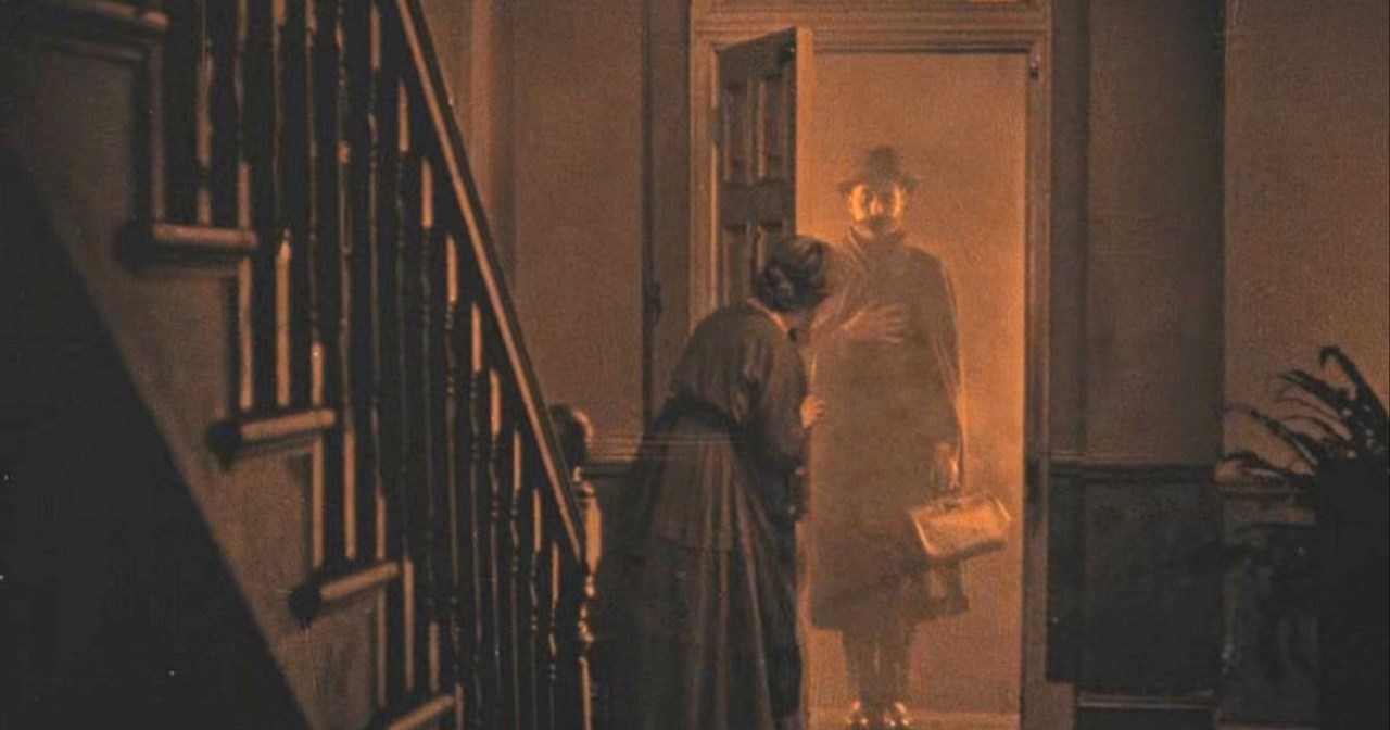 Στάθη Άννινε, πώς θα μας μεταφέρεις από τον "Παρνασσό" στο ομιχλώδες Λονδίνο των αρχών του 20ου αιώνα; - εικόνα 4