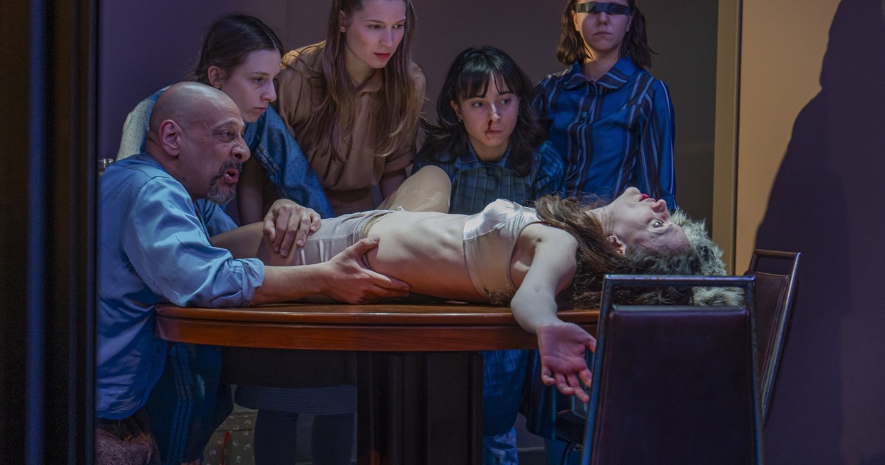 "Χλιμίντρισμα": Το κύκνειο άσμα του Μάριου Ποντίκα στο Bios - εικόνα 4