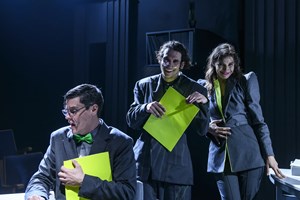 Βασίλης Μαυρογεωργίου: "Η περιέργεια είναι στη φύση μας, αλλά κρύβει τον σπόρο της αυτοκαταστροφής" - εικόνα 10