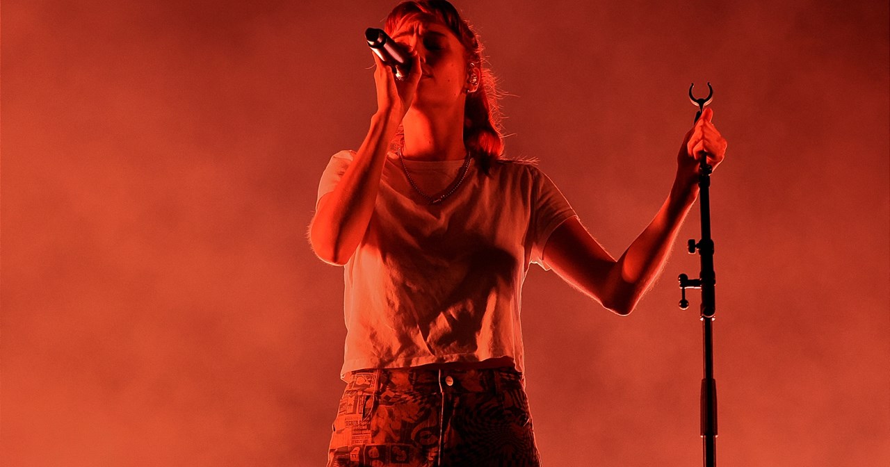 JJ, πώς είναι να βλέπεις όλο τον κόσμο να τραγουδάει το "Way Down We Go"; - εικόνα 3