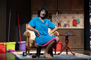 "Απολυμένη": Η Βάσω Γουλιελμάκη πρωταγωνιστεί στο νέο μονόλογο του Αντώνη Τσιπιανίτη Αθερινού - εικόνα 2