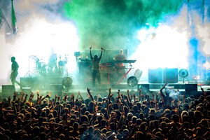 Sara Landry: Η εκκεντρική ιέρεια του hard techno στην Αθήνα - εικόνα 1