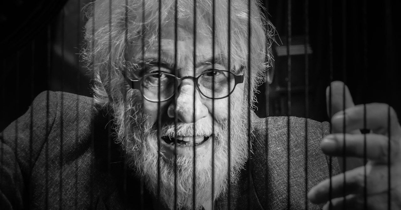 "Ένας ήρωας με παντούφλες": Ο Λάκης Λαζόπουλος και ο Γιάννης Μπέζος αναβιώνουν έναν διαχρονικό ήρωα - εικόνα 4