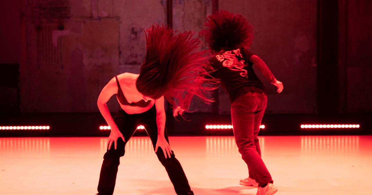 O αποκαλυπτικός Ευριπίδης Λασκαρίδης επιστρέφει στη Στέγη με το "Elenit" - εικόνα 2