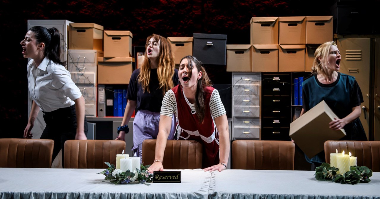 "Ταπ Άουτ": Ένας μονόλογος για τα όρια της αντοχής στο Μικρό Γκλόρια - εικόνα 4