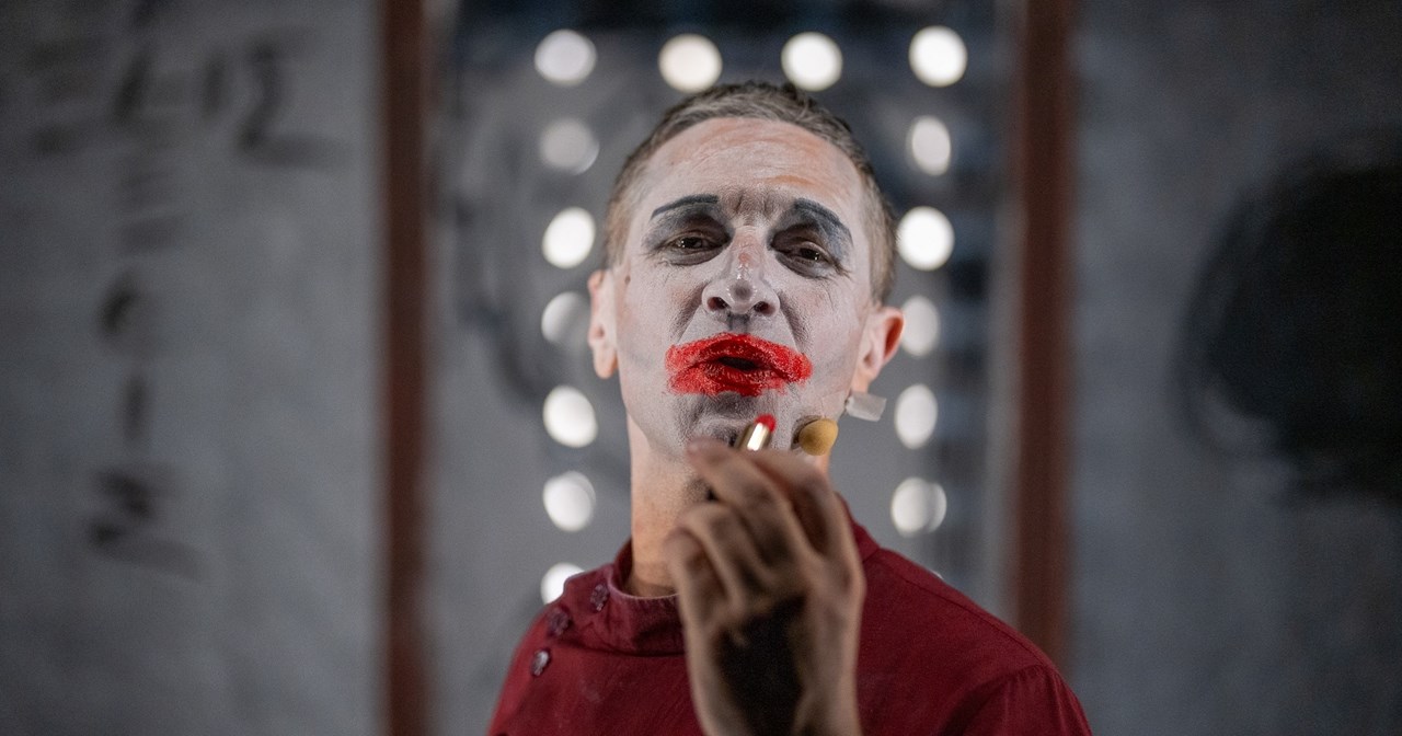 Ο Αιμίλιος Χειλάκης "Μόνος με τον Άμλετ" στο Δημοτικό Θέατρο Λυκαβηττού - εικόνα 5