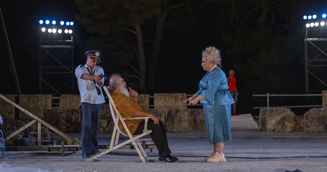 "Ιππόλυτος": Ακύρωση δύο παραστάσεων στο Σχολείον της Αθήνας "Ειρήνη Παπά" - εικόνα 1