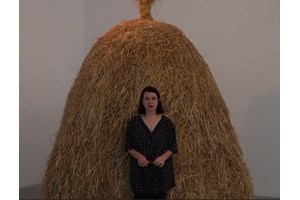 "Mama Klorin": Η Doreida Xhogu δίνει ξανά φωνή σε μετανάστριες καθαρίστριες - εικόνα 4