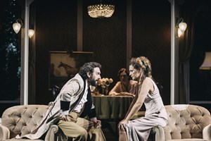 "Τσιτάχ. Η ερημιά του τερματοφύλακα": Ο Γιώργος Νινιός επιστρέφει στο θέατρο Σταθμός με τον εξομολογητικό μονόλογο του Βασίλη Κατσικονούρη - εικόνα 5