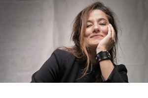 "For Women": Μια μουσική παράσταση της Αγγελικής Τουμπανάκη αφιερωμένη στις γυναίκες - εικόνα 2