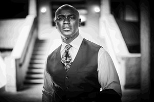 Ο Ορέστης Ντάντος έρχεται με τα "Μοναχοπαίδια" στην Αρχιτεκτονική - εικόνα 1