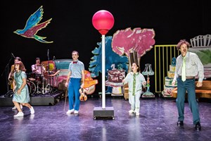 Εναέριες ακροβατικές χορογραφίες στο Christmas Theater - εικόνα 9