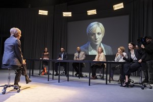 "The doctor": 11 ακόμη παραστάσεις στο Αμφι-θέατρο - εικόνα 3