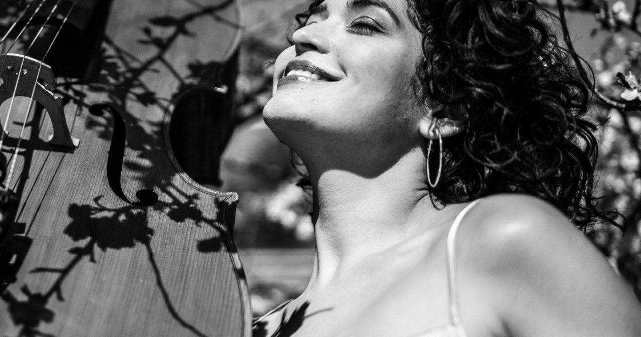 "Οι ποιητές μας τραγουδούν": Ο Μανώλης Μητσιάς και η Καρυοφυλλιά Καραμπέτη επιστρέφουν στον "Παρνασσό" - εικόνα 1