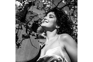 "Οι ποιητές μας τραγουδούν": Ο Μανώλης Μητσιάς και η Καρυοφυλλιά Καραμπέτη επιστρέφουν στον "Παρνασσό" - εικόνα 1