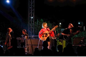 Ο Νίκος Κουρκούλης "ξεχειμωνιάζει" στο "Frangelico bouzouki club" - εικόνα 1