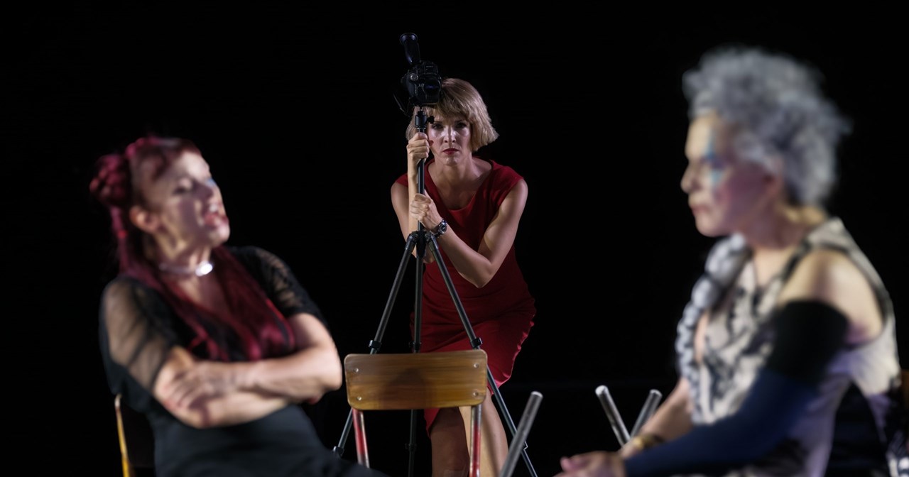 Ταξίδι φαντασίας με τον Donald Kitt, μέλος του Odin Teatret, στην Αθήνα: "Fool in the Full Moon" - εικόνα 2