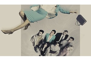 Ατακαδόρικο χιούμορ και γέλιο στο "Μία μέλισσα τον Αύγουστο" που κατεβάζει αυλαία - εικόνα 2