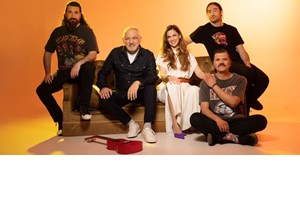 Η Γιώτα Νέγκα συναντιέται με τους θρύλους του λαϊκού τραγουδιού σε μια παράσταση - κατάθεση ψυχής - εικόνα 1