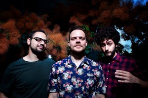 Οι Χατ Τρικ καταλαμβάνουν το Δημοτικό Θέατρο Λυκαβηττού - εικόνα 1